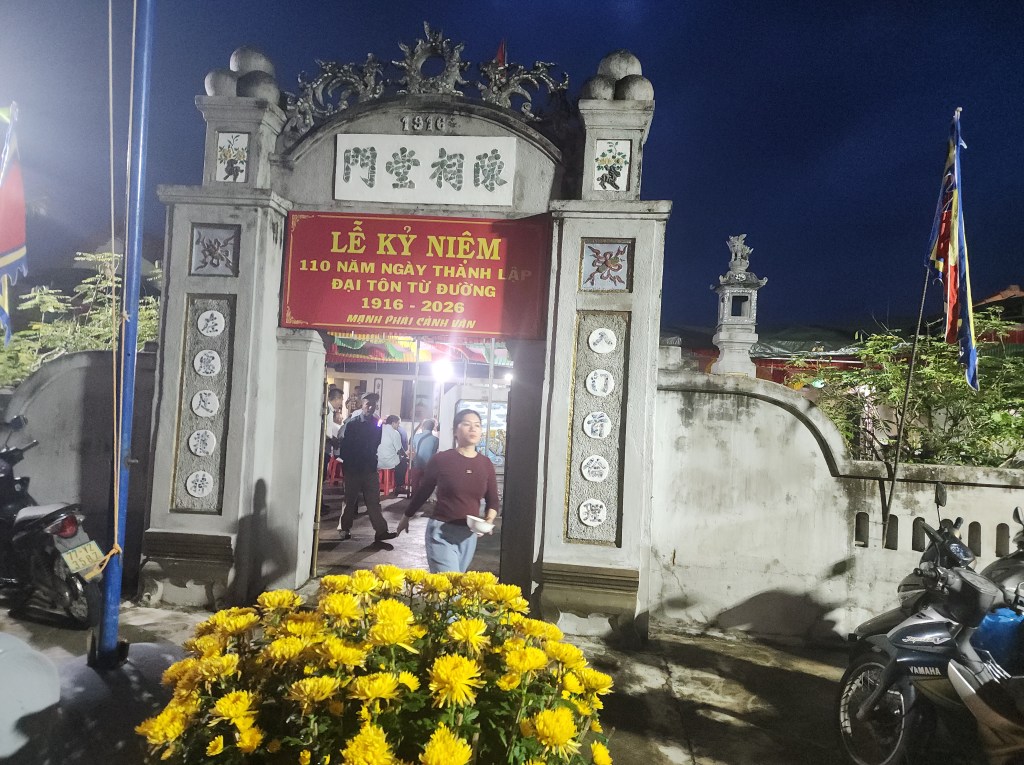 NHỮNG TẤM LÒNG NHIỆT&nbsp;THÀNH