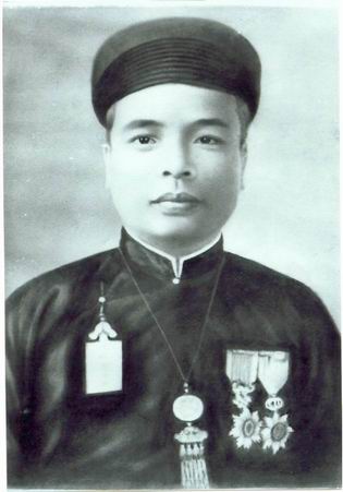VĂN PHÁT QUAN TRẦN TỘC